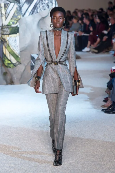 Look 11